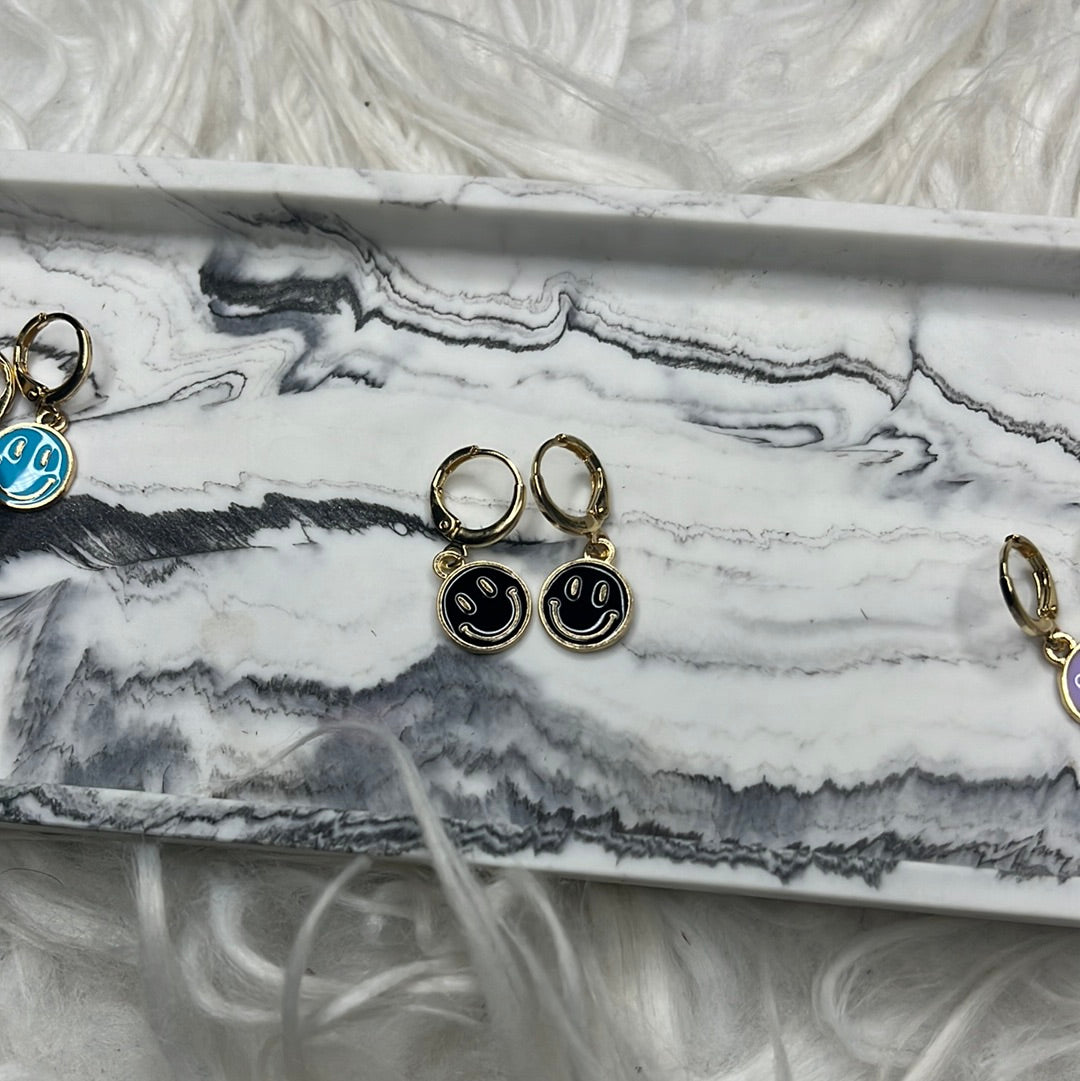 Smiley face hoop Earrings/Arretes