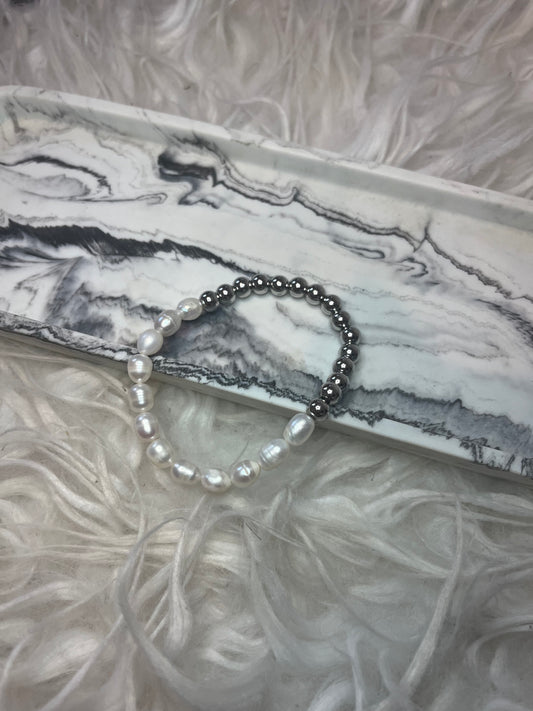 Silver pearl bracelet