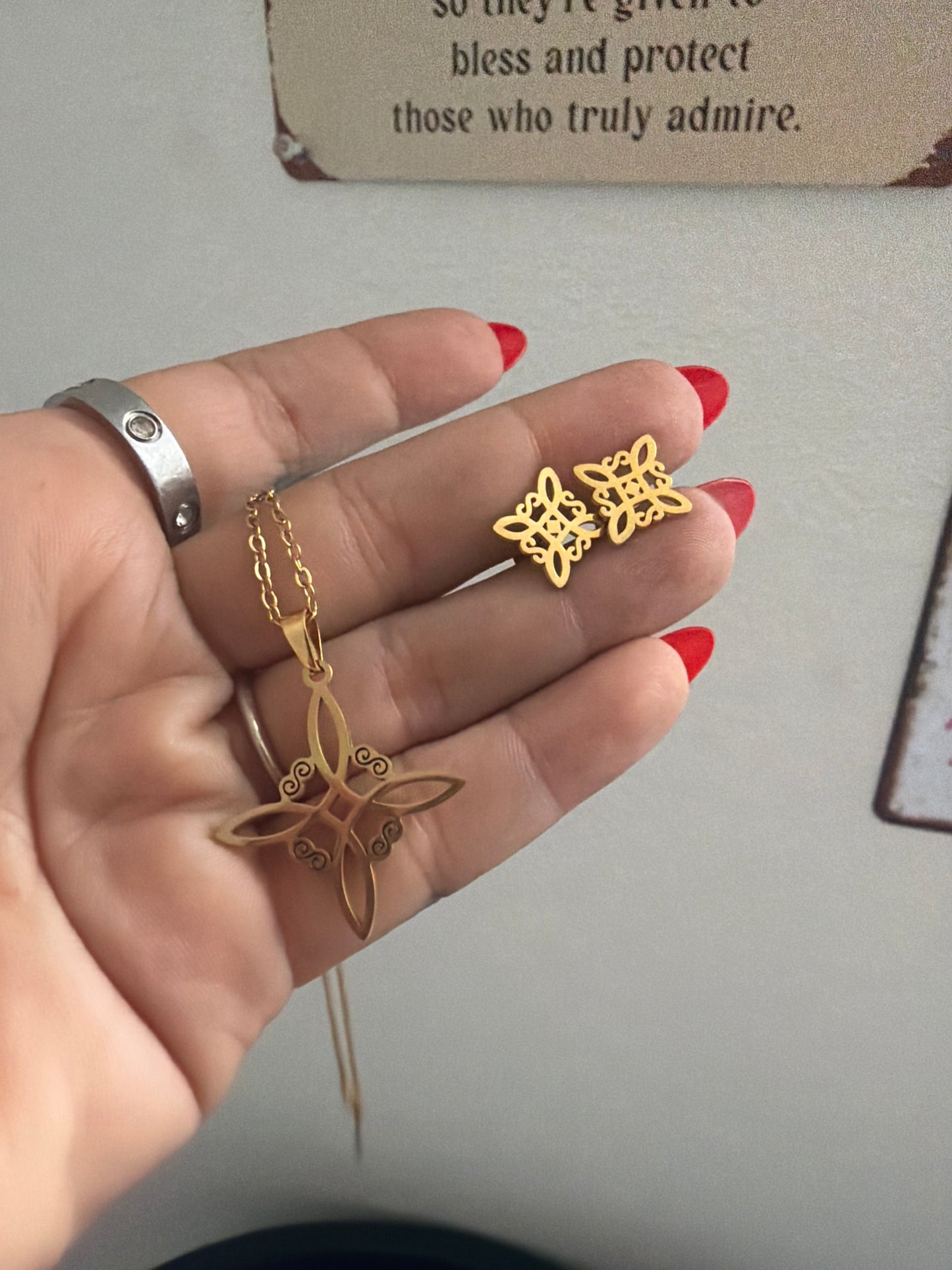 ✨ Set Nudo de Bruja – Collar + Aretes