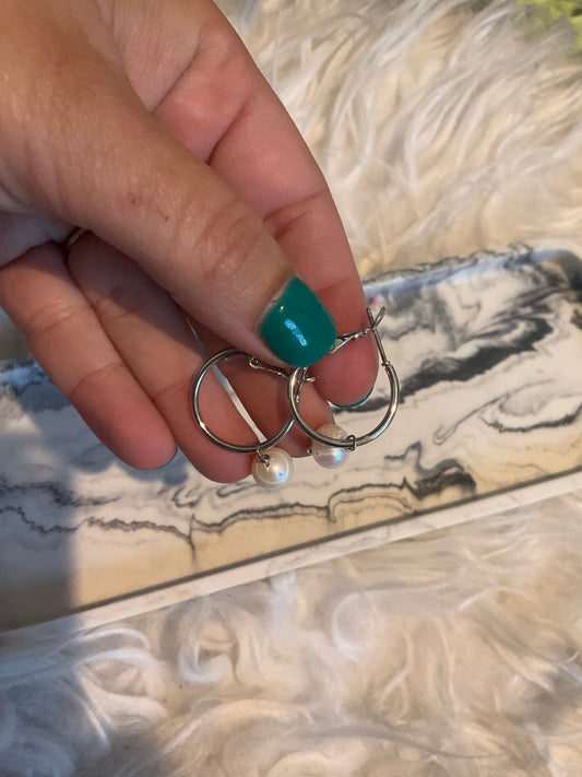 Hoop Earrings with pearl