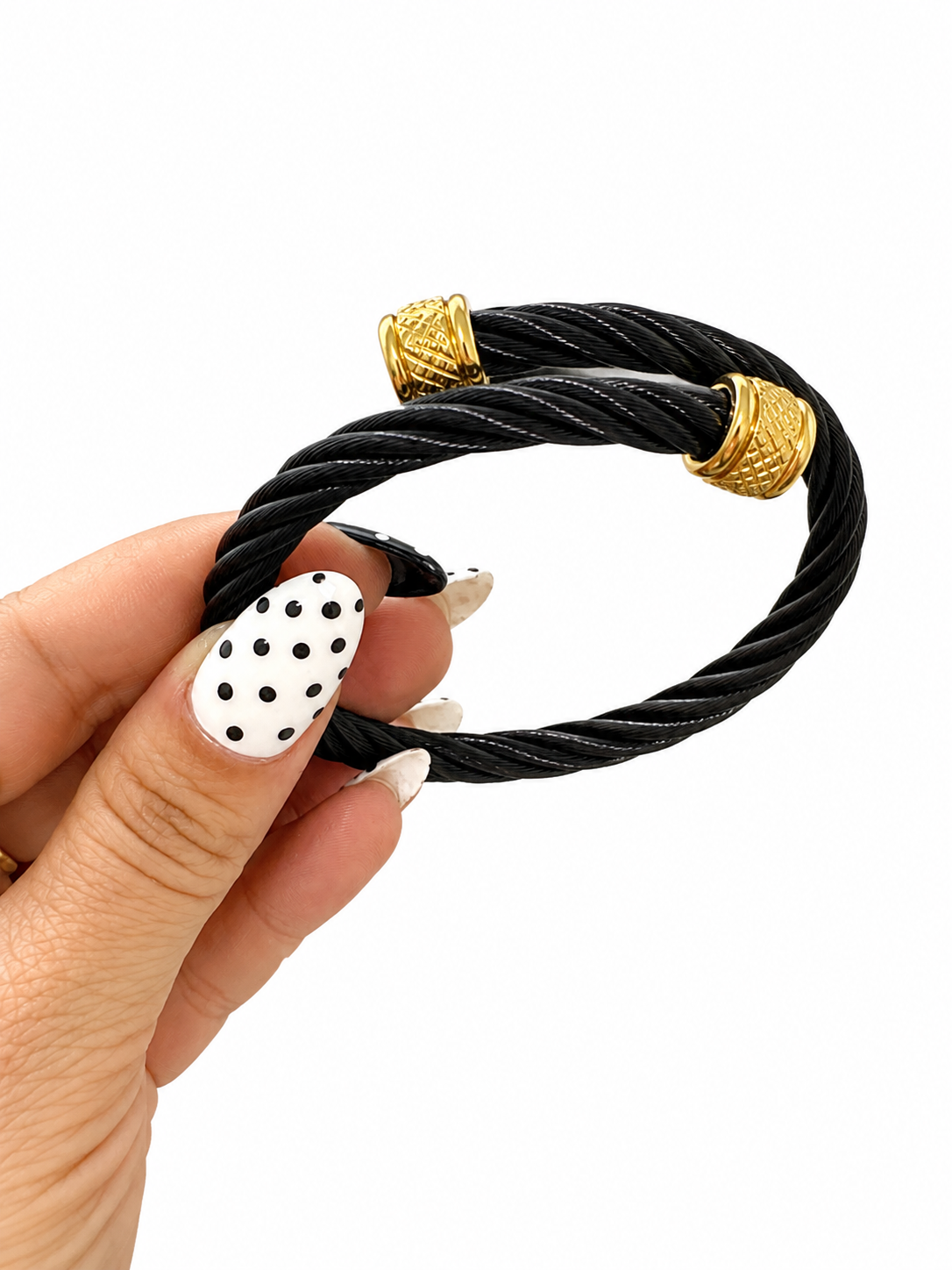 🖤 Black Twisted Cable Bangle