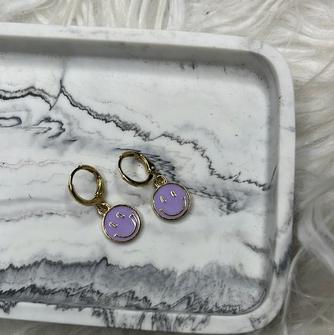 Smiley face hoop Earrings/Arretes